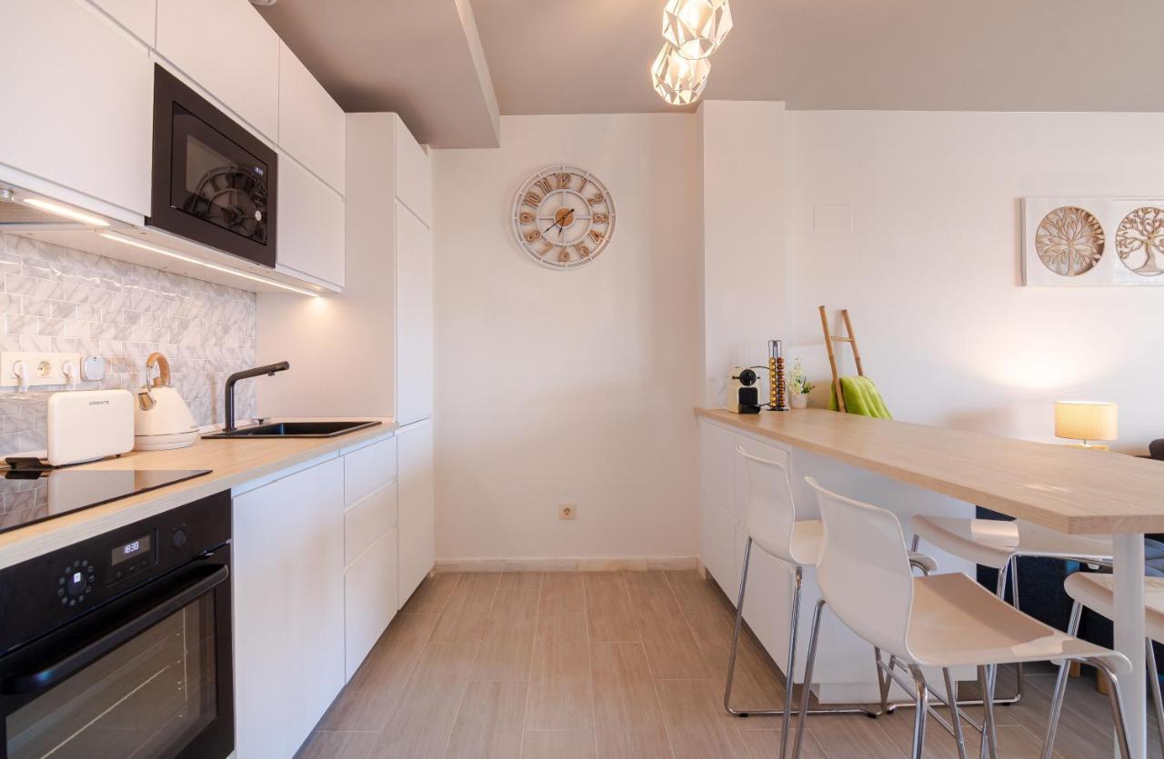 Apartamento W Beach/mountain Views, Pool And Parking *