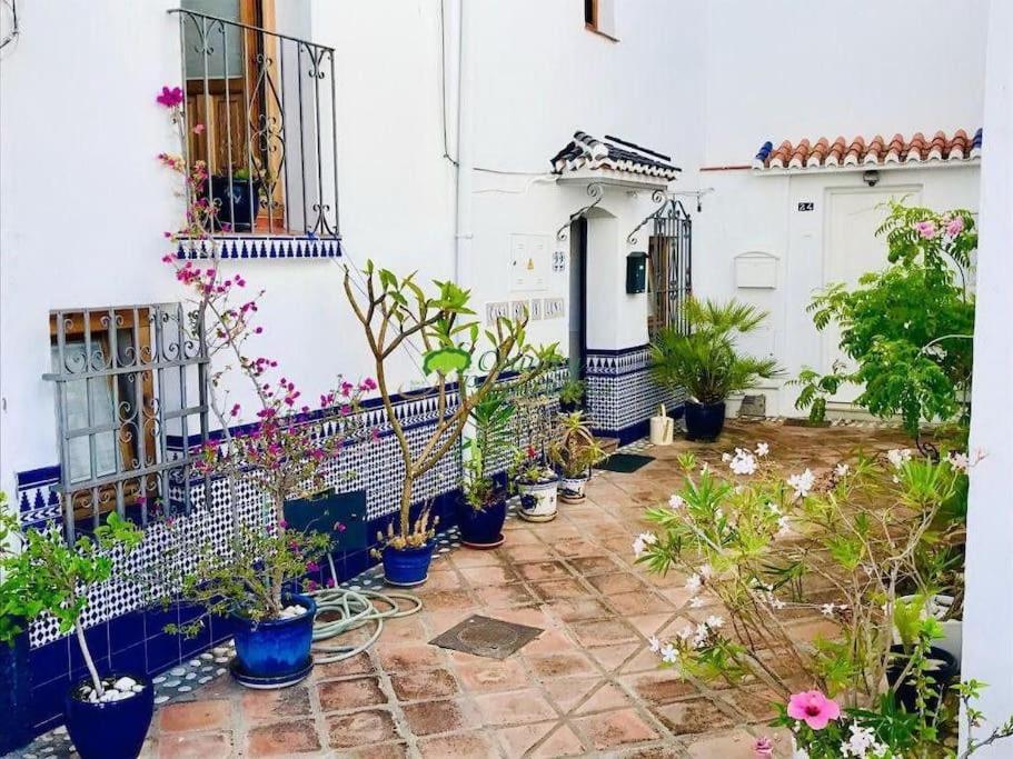 Small With Beautiful Sea Views Torrox