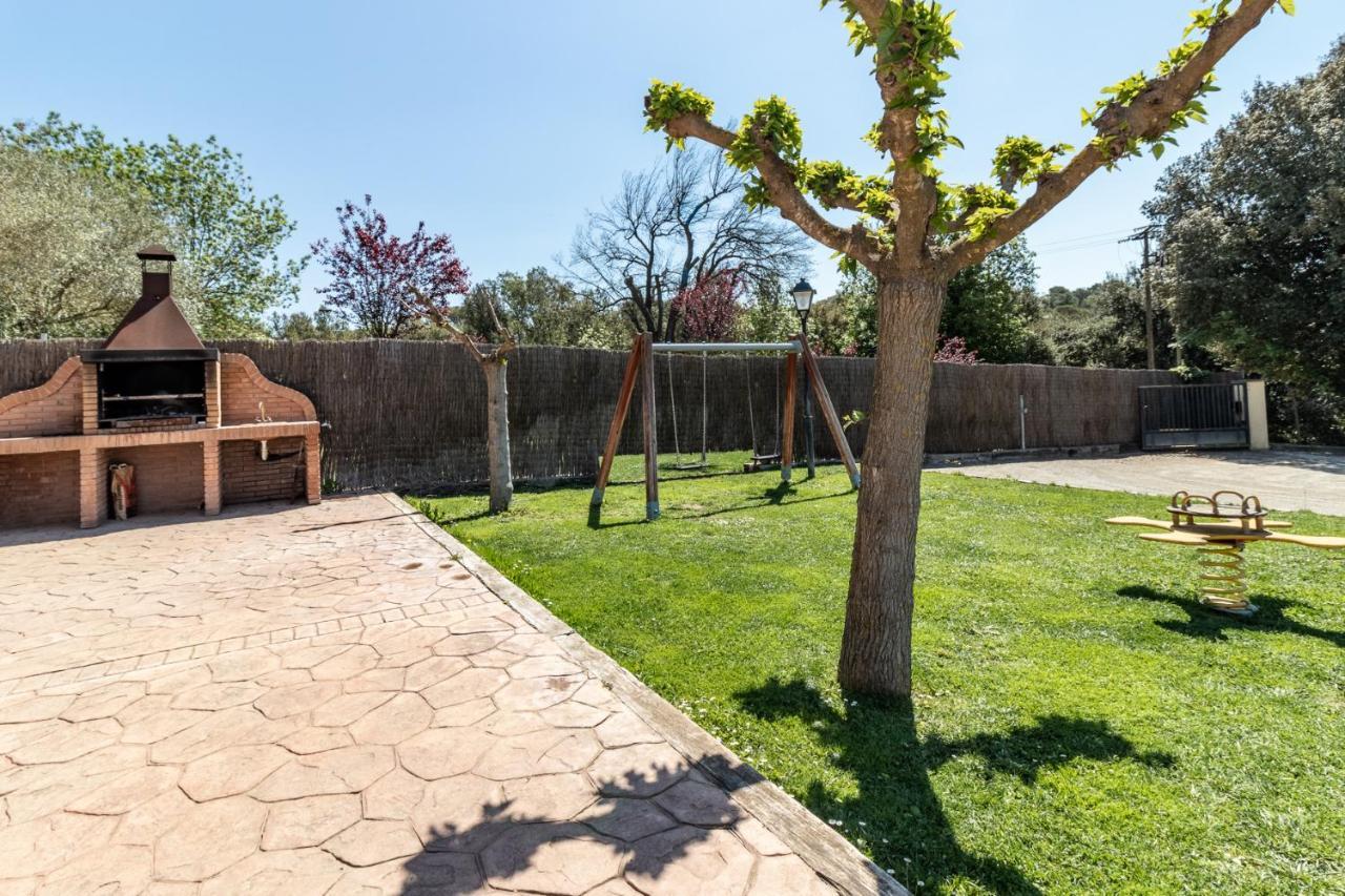Buganto Amplia Casa Con Piscina Y Jardin Holiday home