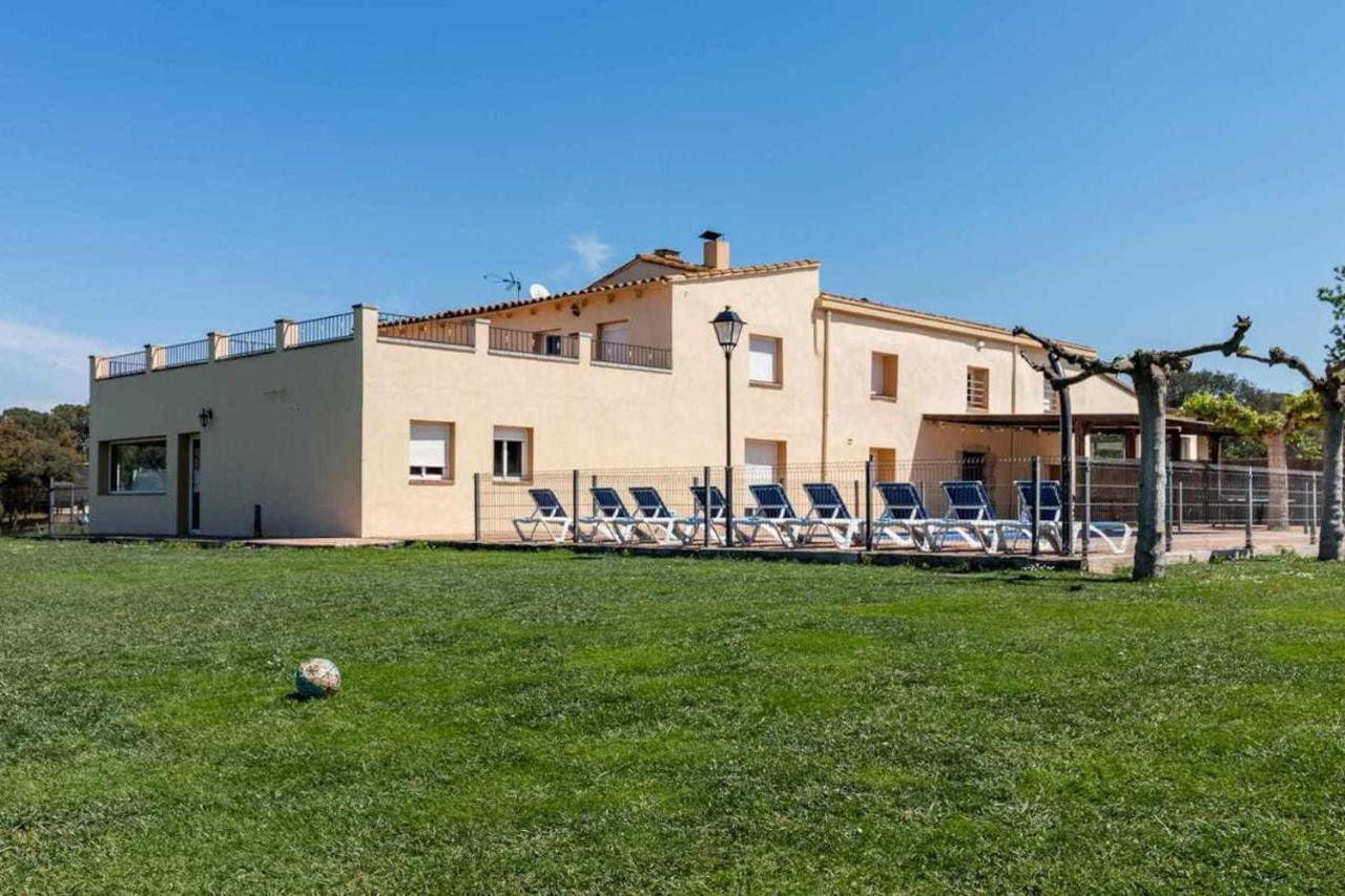 Buganto Amplia Casa Con Piscina Y Jardin Holiday home Llambillas