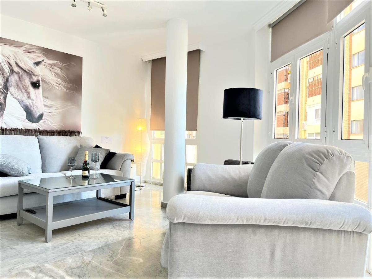 Apartamento Frente A La Playa Malagueta Arenal, 10 Personas *