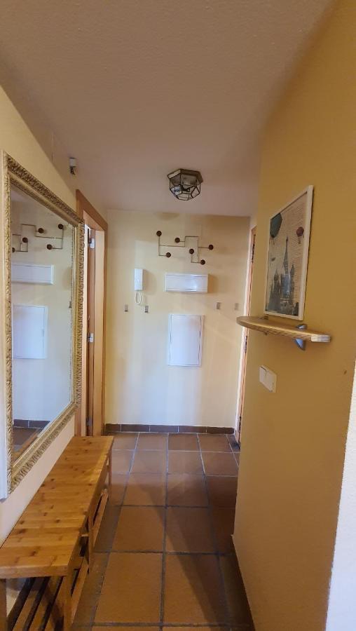 Acogedor En Con Piscina Acceso Directo A Silla *