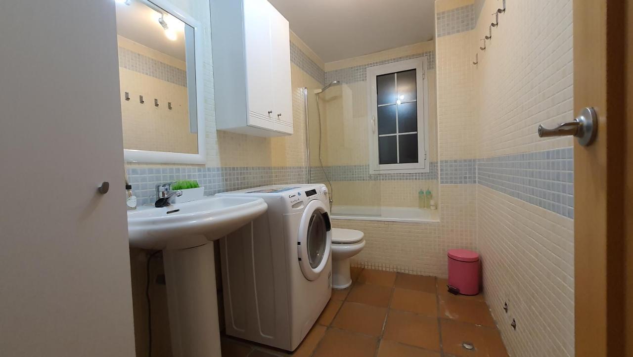 Acogedor En Con Piscina Acceso Directo A Silla