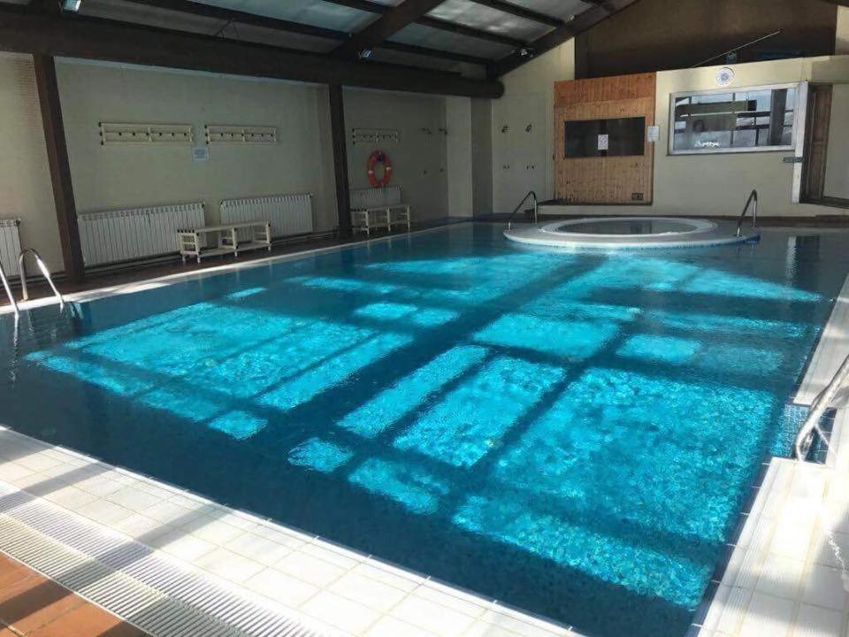 Acogedor En Con Piscina Acceso Directo A Silla