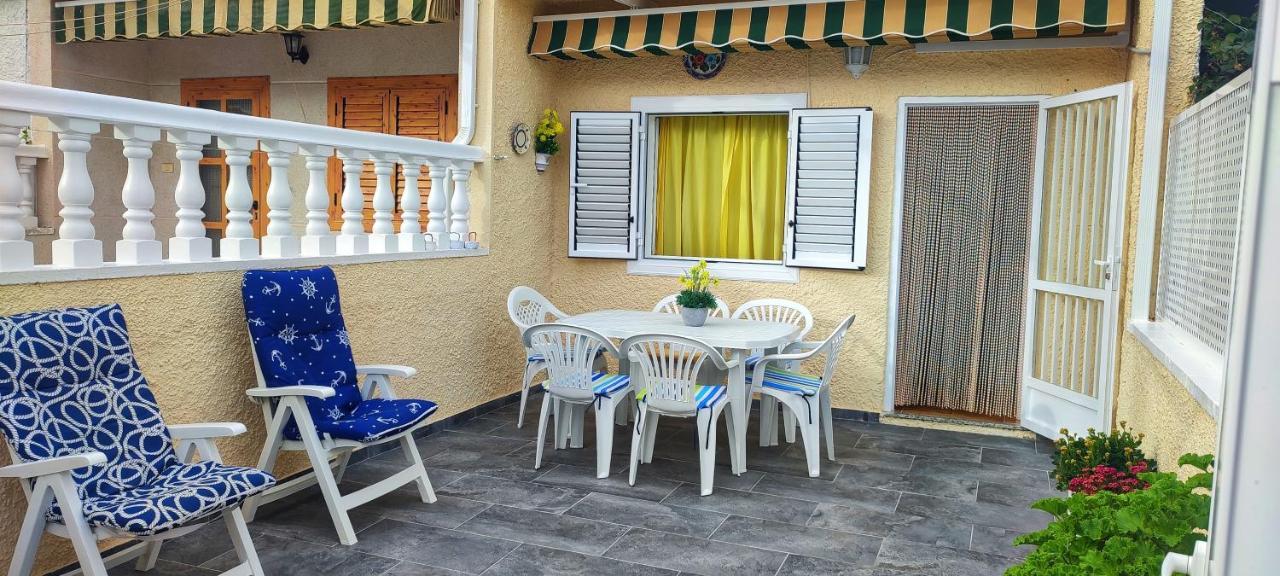 Deluxe Urbanización Privada En Playa Con Piscina, Totalmente Equipado Сasa de vacaciones