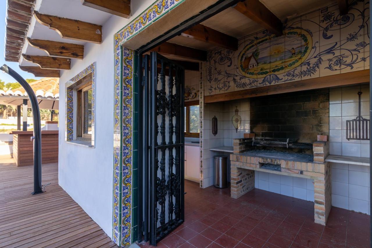 Villa Huerta 1 Manises, Jacuzzi, Sauna, Piscina