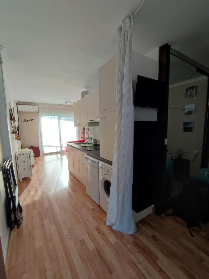 Apartamento Apto. Residencial En Con Piscina. *