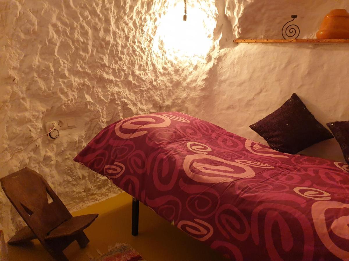 Creatively Designed Cavehouse With Jacuzzi Gorafe