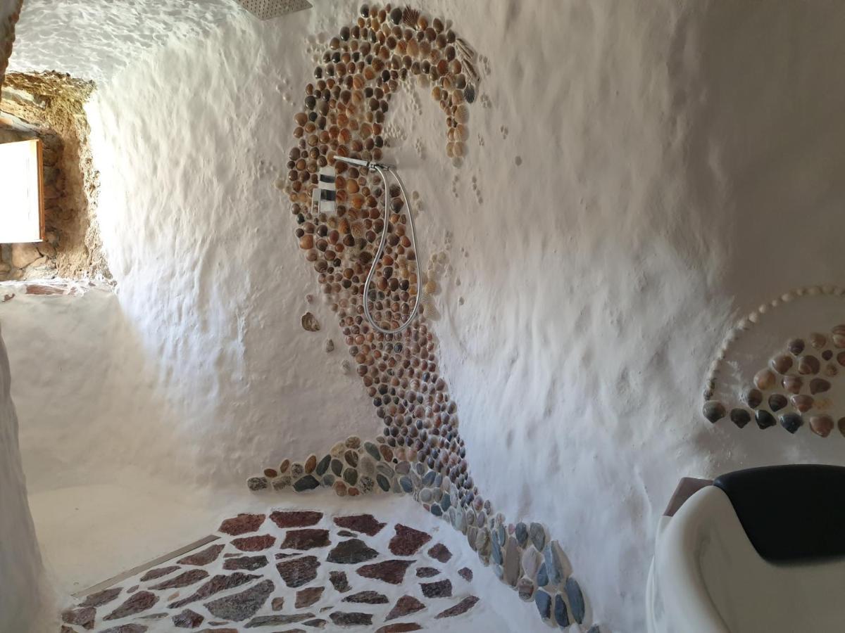 Сasa de vacaciones Creatively Designed Cavehouse With Jacuzzi