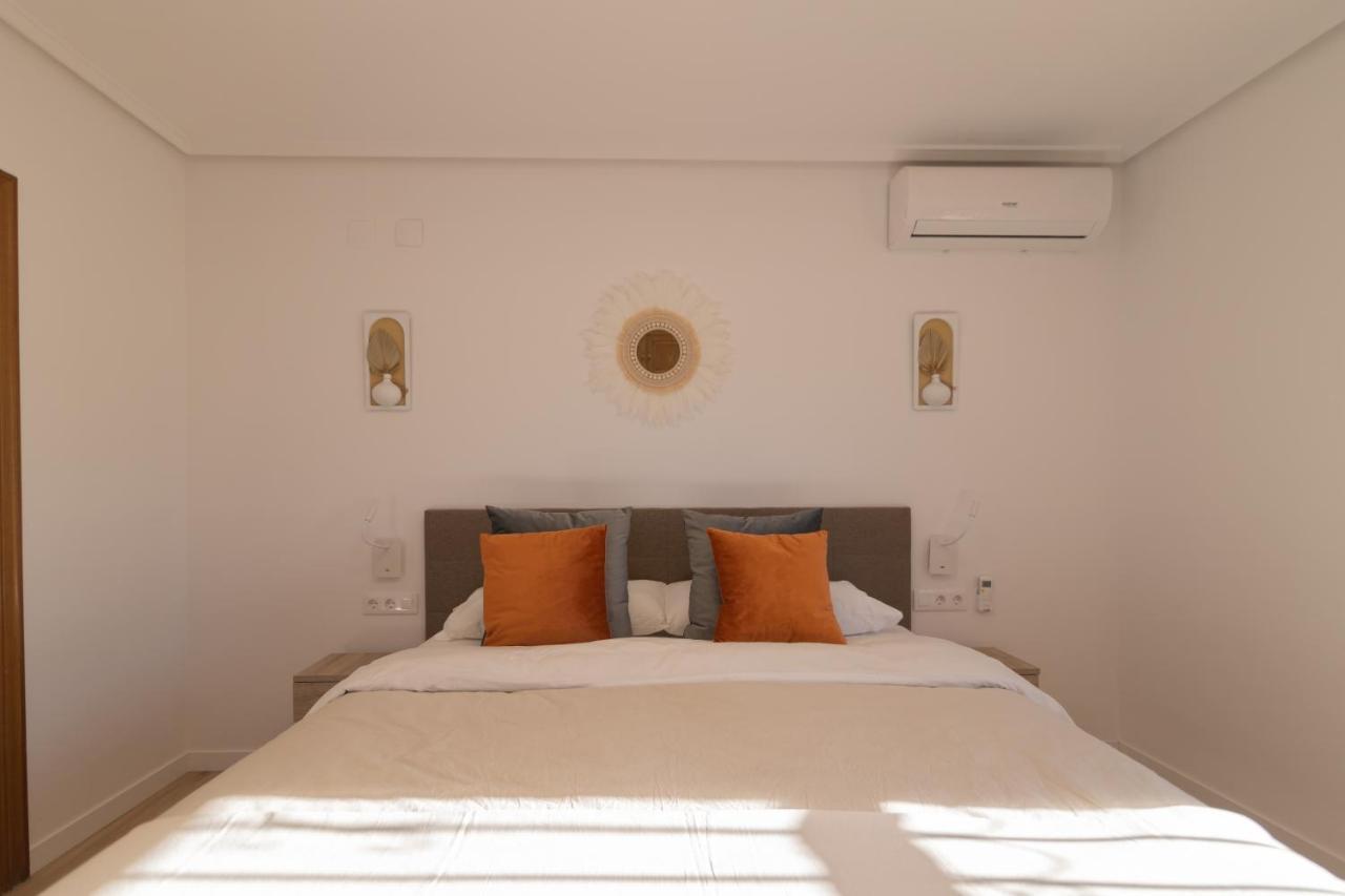 Villa Huerta 1 Manises, Jacuzzi, Sauna, Piscina