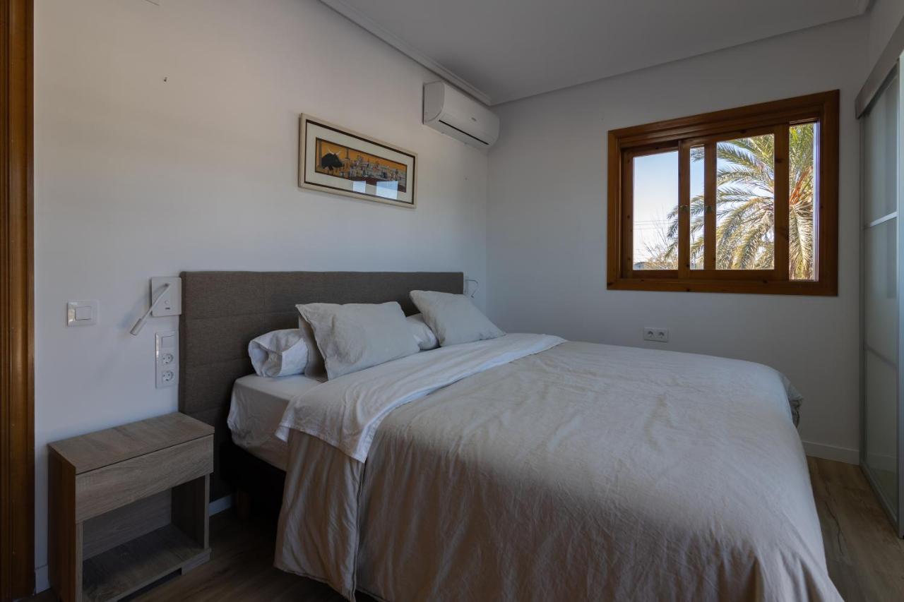 Villa Huerta 1 Manises, Jacuzzi, Sauna, Piscina