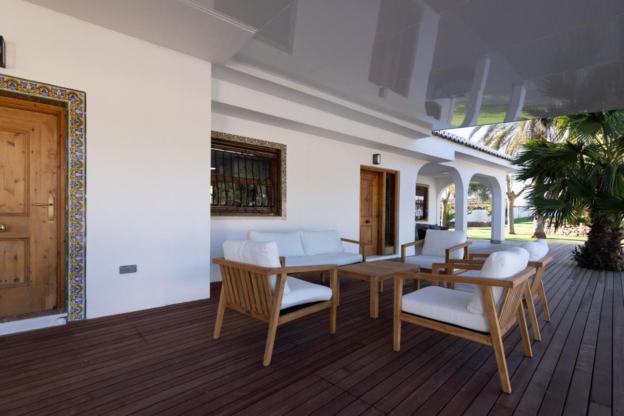 Villa Huerta 1 Manises, Jacuzzi, Sauna, Piscina