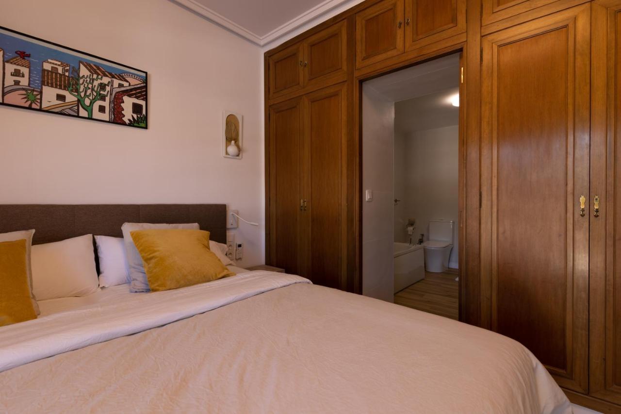 Villa Huerta 1 Manises, Jacuzzi, Sauna, Piscina