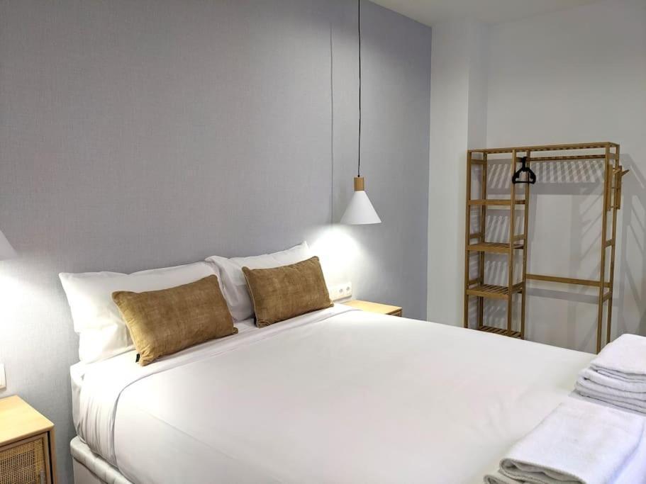 Fira 8 A 1min Del Metro Y Centro 15min Apartamento *