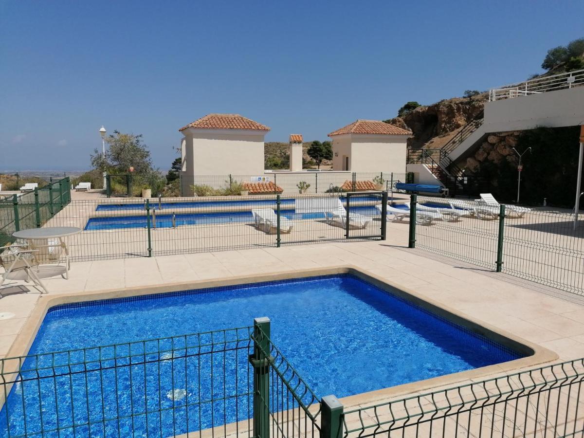 Exquisite Modern 2-bed House In El Pinar De Сasa de vacaciones