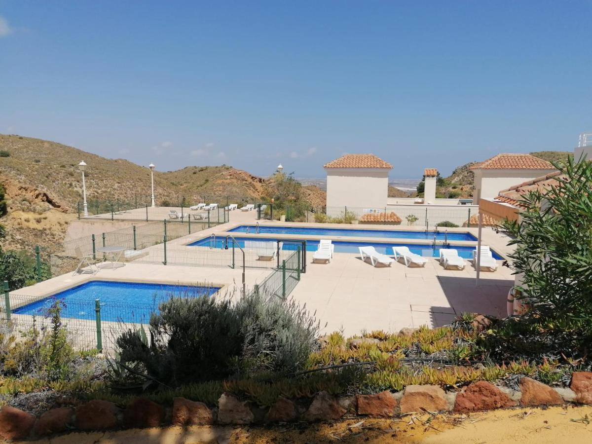 Exquisite Modern 2-bed House In El Pinar De Сasa de vacaciones *