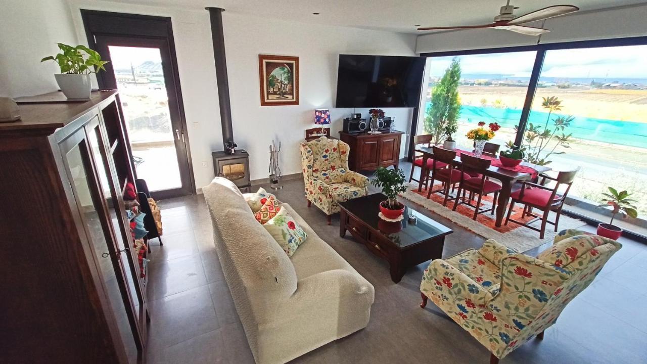 Villa Con Piscina Y Jardin, No Fumadores Ni Fiestas Cullar Vega