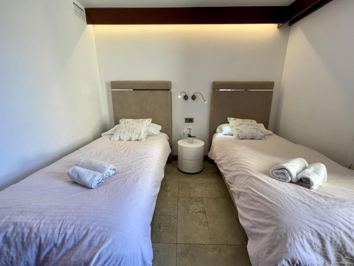 Exclusive Beachfront - Pool - Paddle - Tenis - Wifi - Aircon Apartment Torremolinos