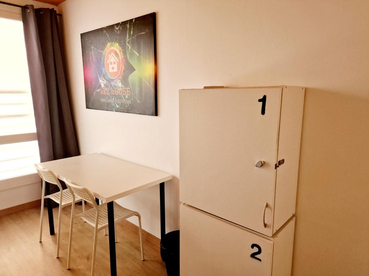 Arc House Hostel *