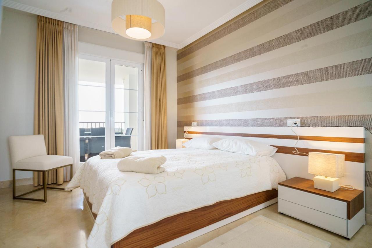 Robles De Arqueros Golf 3 Bedrooms Apartment. * Benahavis