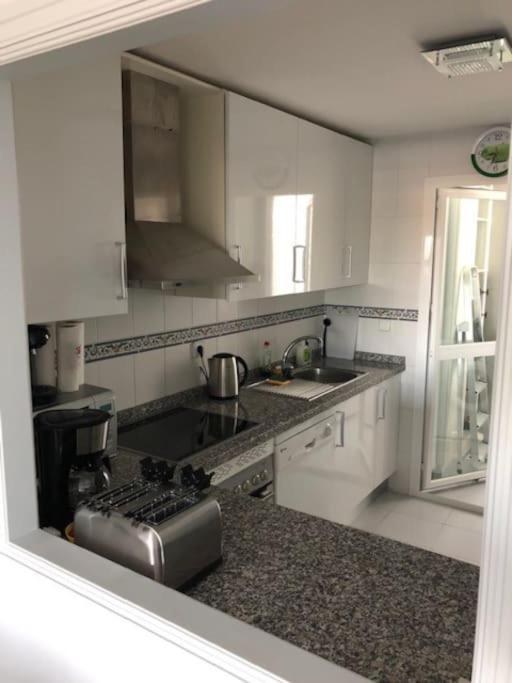 Duquesa - Superb Sea Views & Overlooking Pool Apartment *