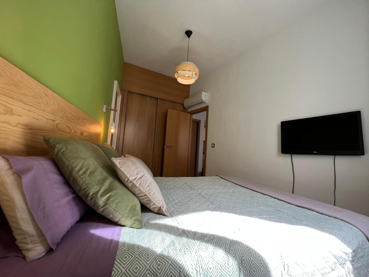 Amazing In The Heart Of Pool & Free Parking Apartment *
