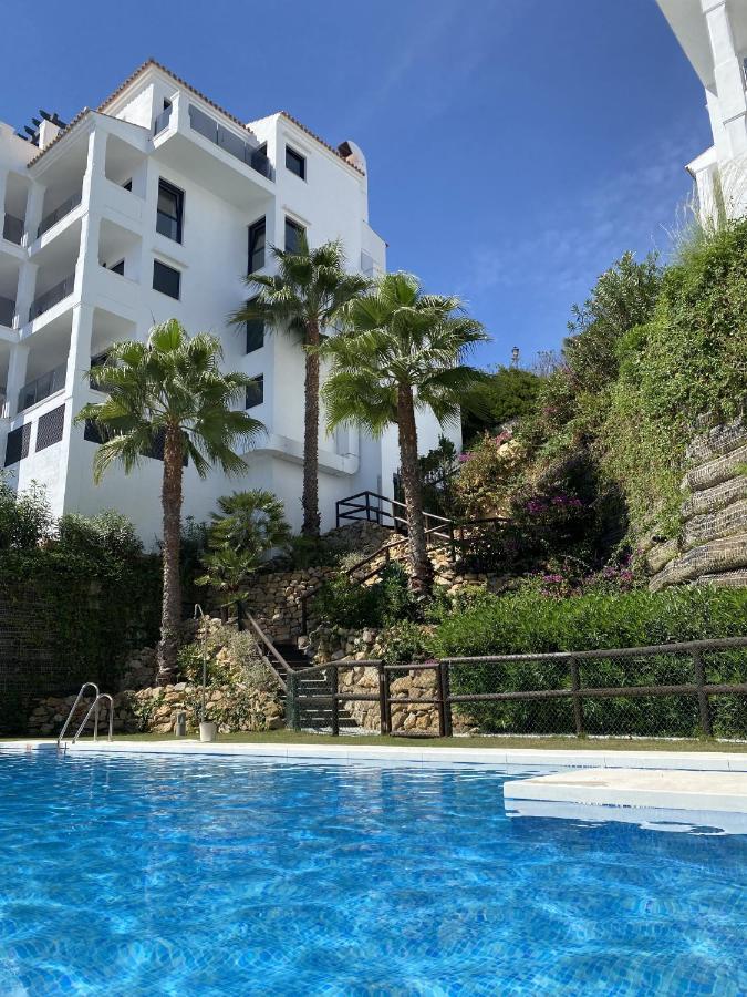 Apartment Prestigious With Seaview In *