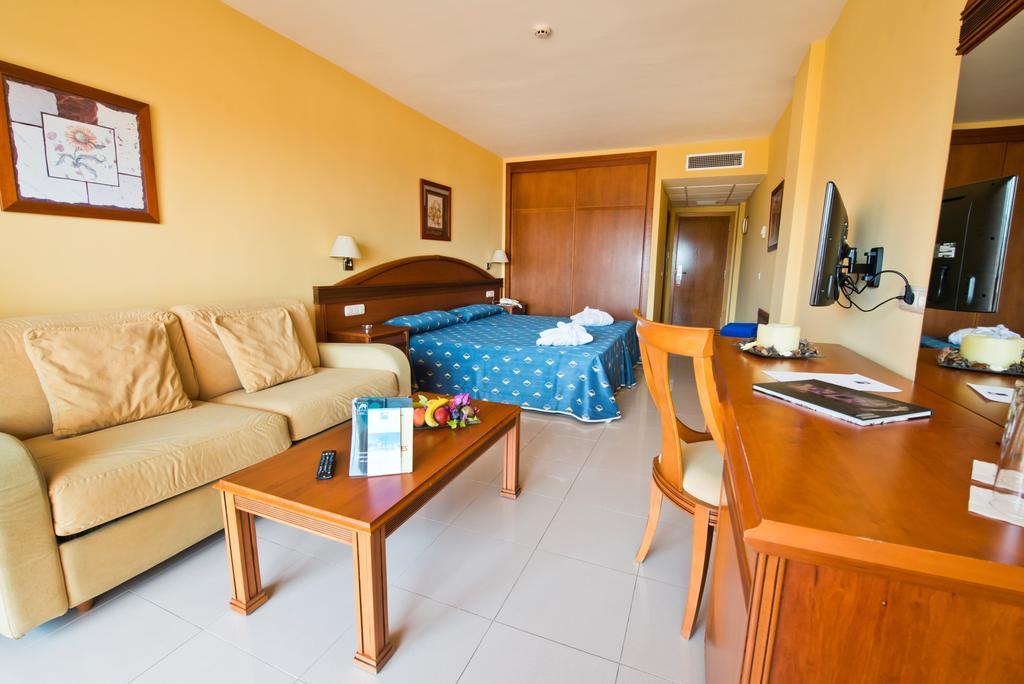 Bahía Tropical Hotel 4*
