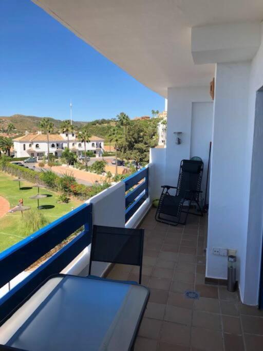 Duquesa - Superb Sea Views & Overlooking Pool