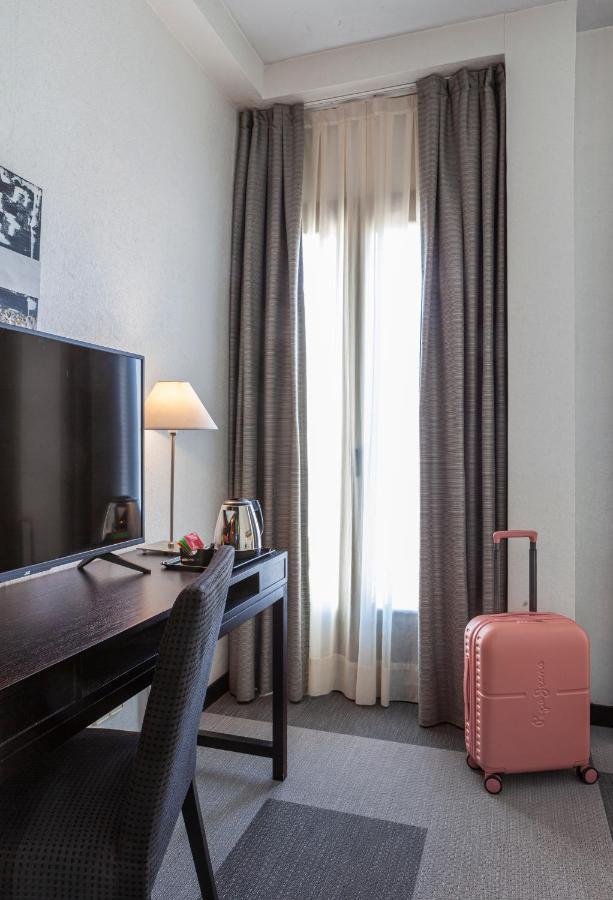 Maciá Plaza Hotel