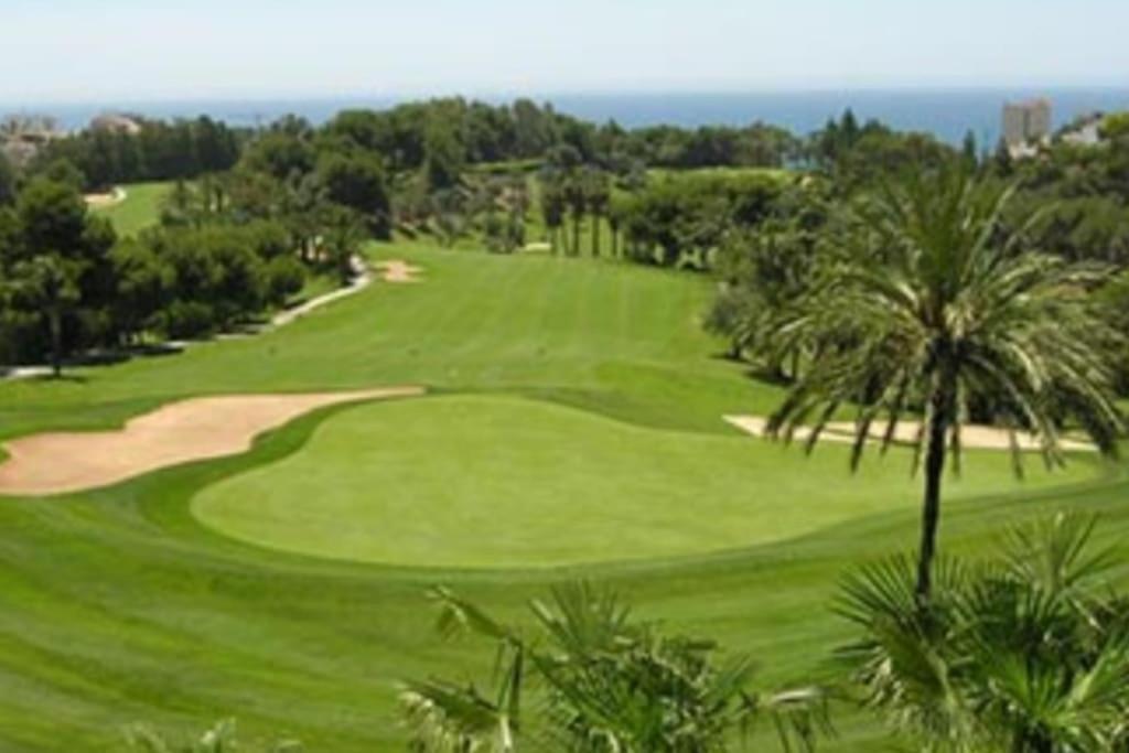 Atico Con Piscina, Golf, Vistas Al Mar *