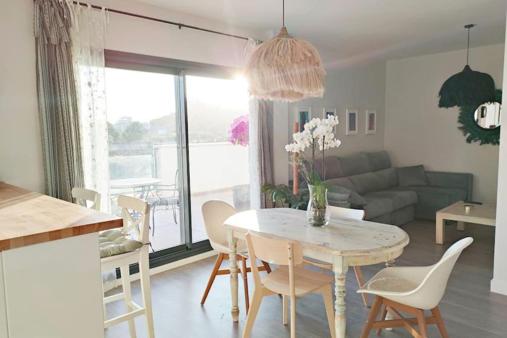 Atico Con Piscina, Golf, Vistas Al Mar Apartamento Torre de Benagalbon