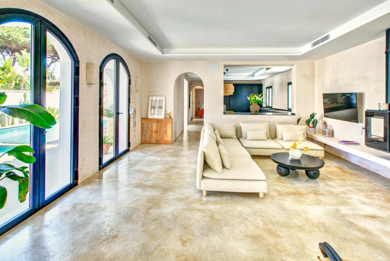 Mas Tranquila - A Stylish With Pool 150 M From The