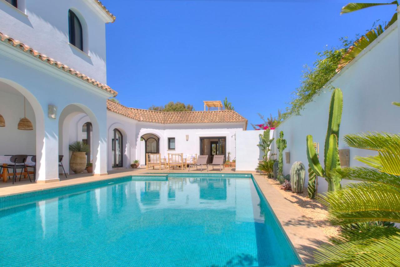 Mas Tranquila - A Stylish With Pool 150 M From The Villa Conil De La Frontera