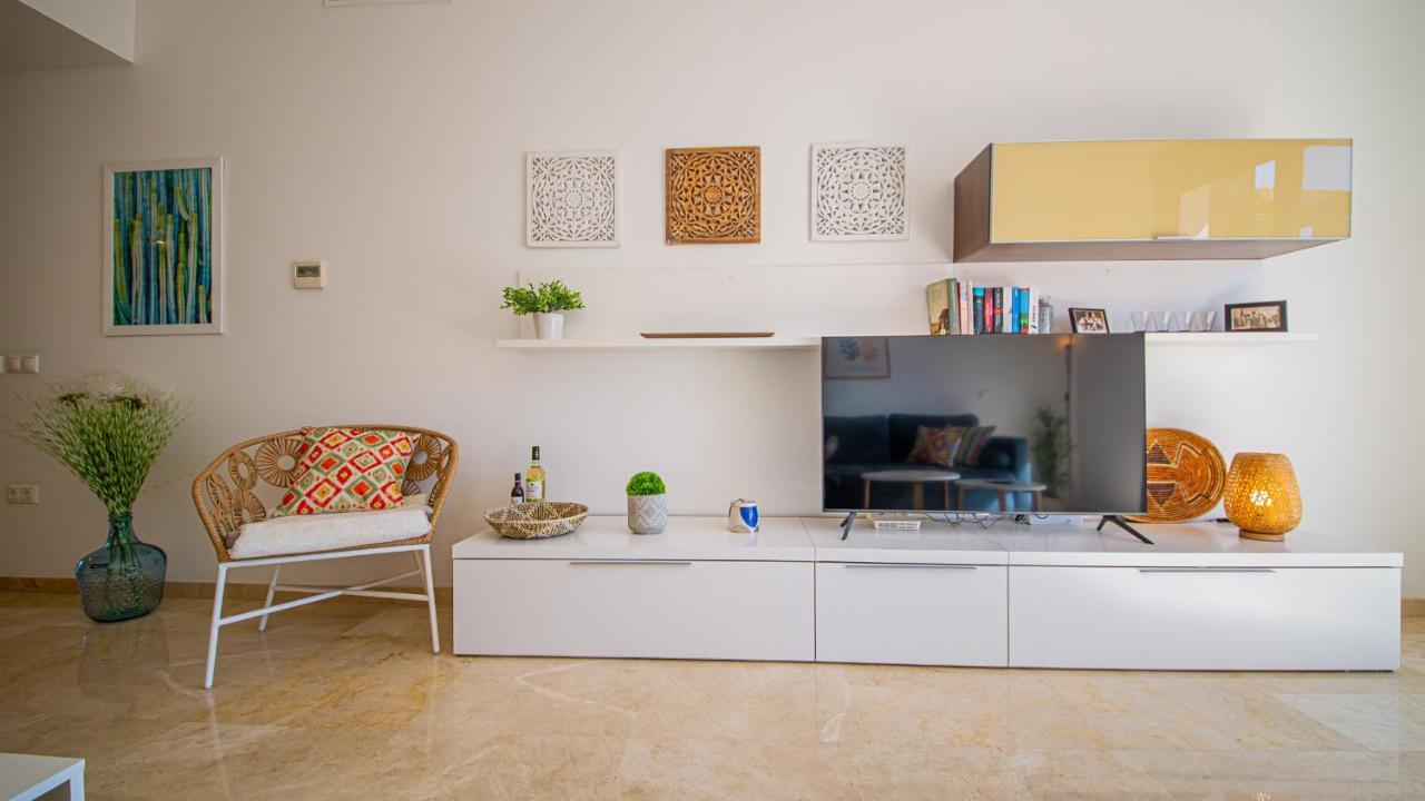Rock Bay B38 Manilva