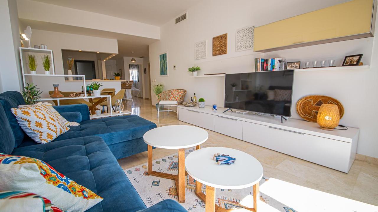 Rock Bay B38 * Manilva