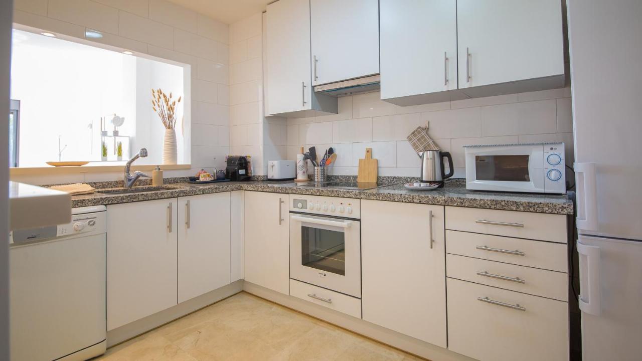 Rock Bay B38 Manilva