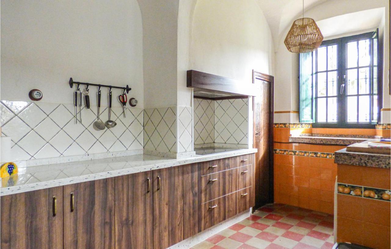 Beautiful In With Kitchen