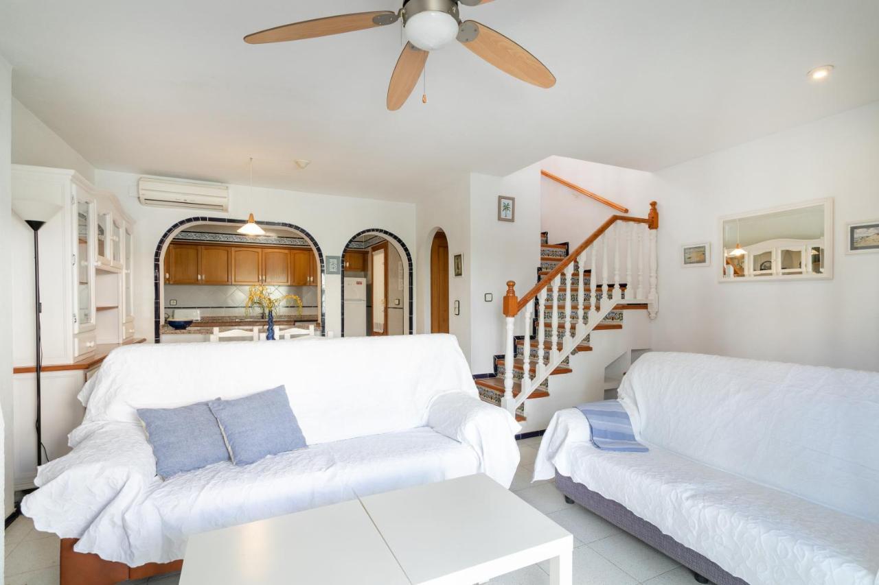 Casa En La Playa Con Piscinas E Holiday home Puerto Marino