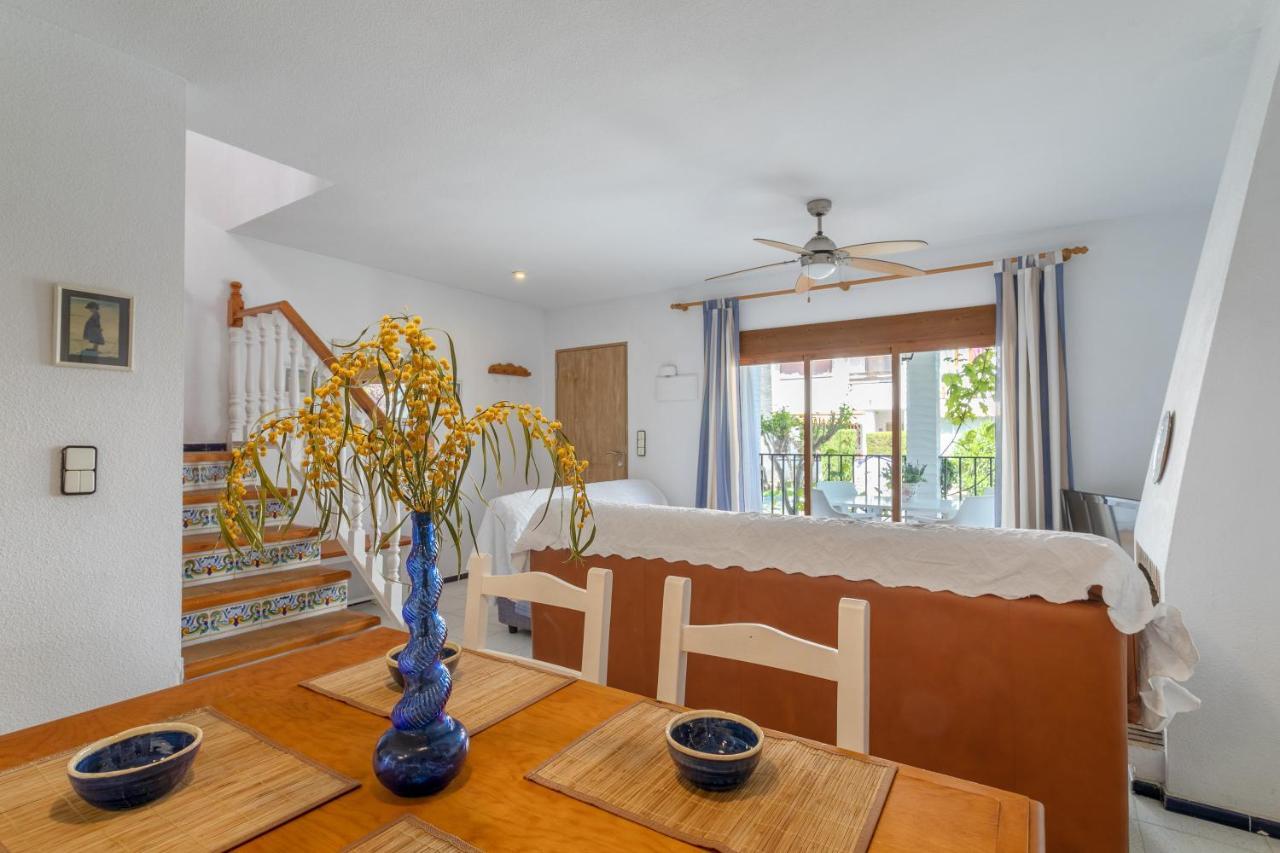 Holiday home Casa En La Playa Con Piscinas E Puerto Marino