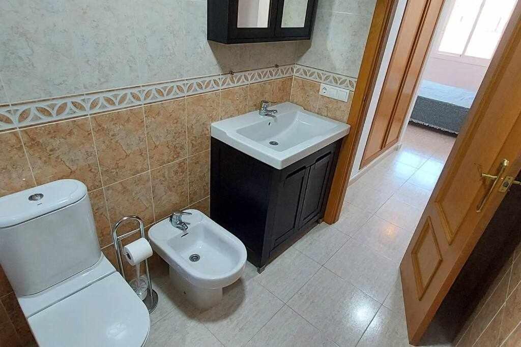 Agradable Con Piscina Privada Villa