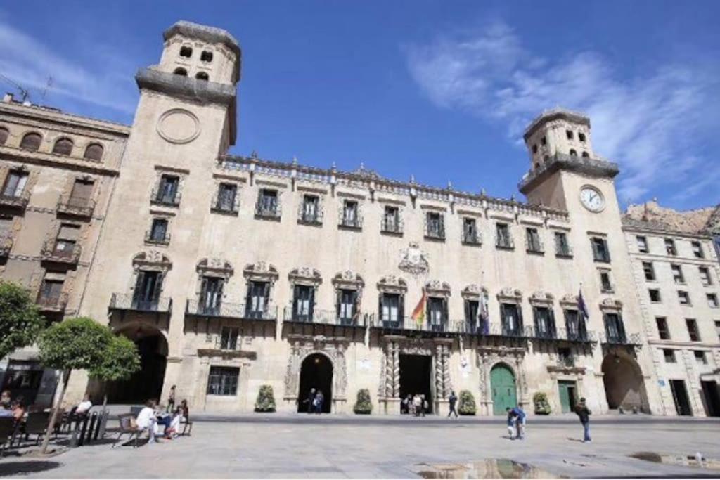 Bright Flat With View To The Castle And The Museum Apartamento Alicante