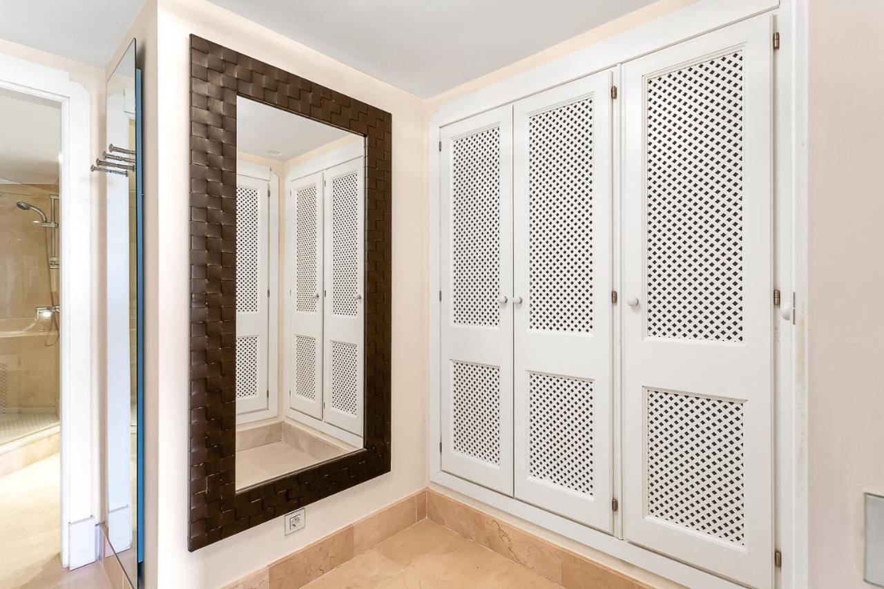 Yolo Spaces - - Puerto Boutique * Sotogrande