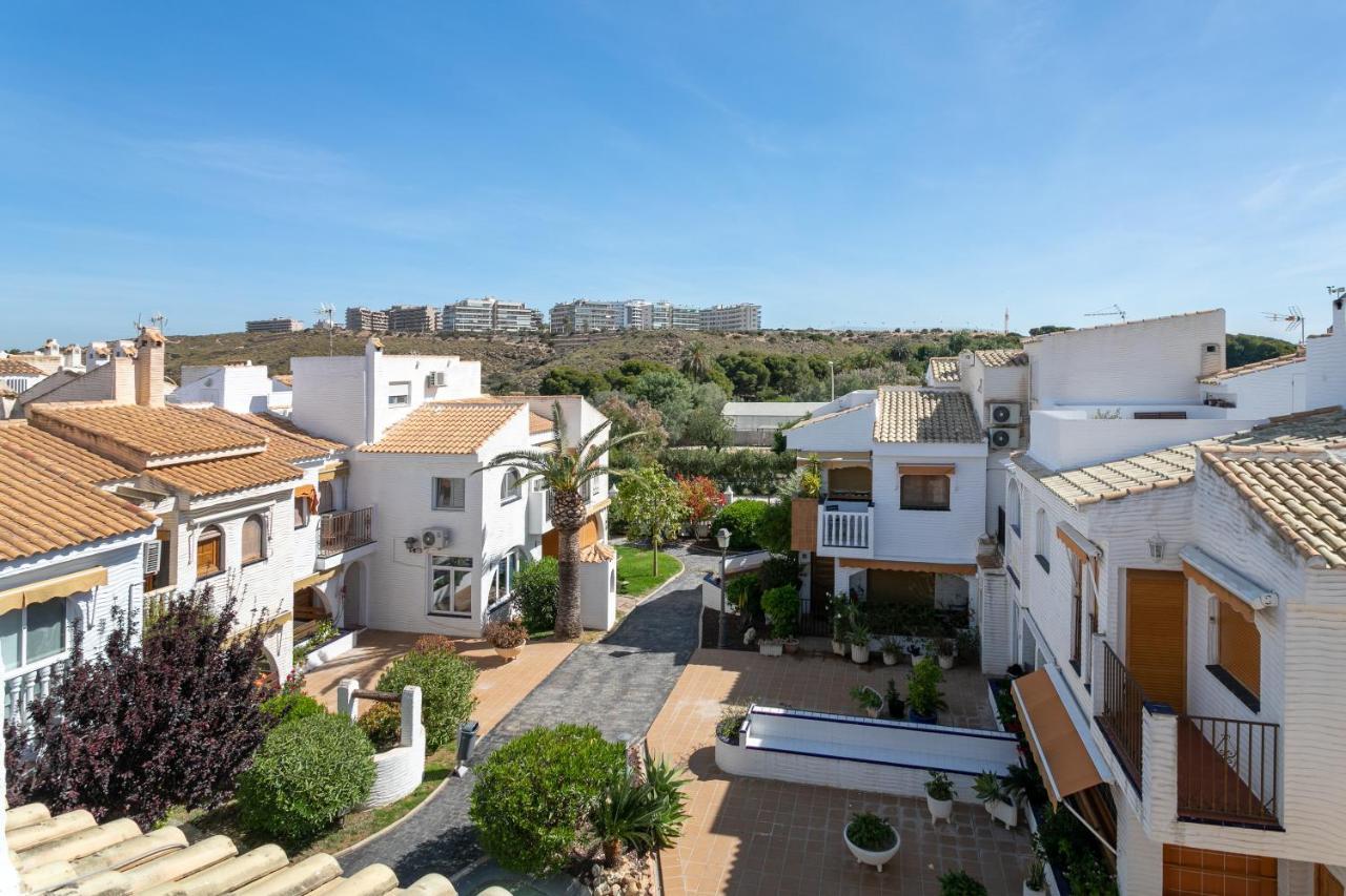 Casa En La Playa Con Piscinas E * Puerto Marino