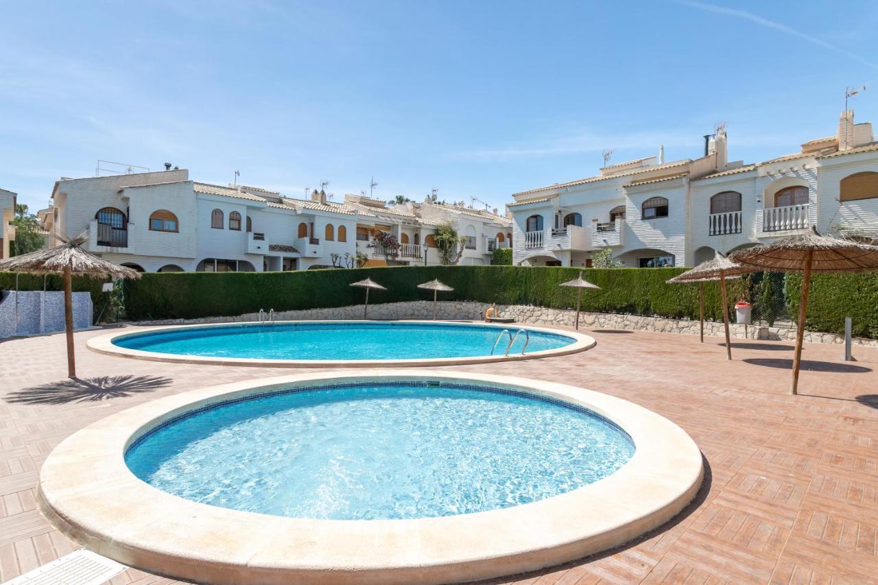 Сasa de vacaciones Casa En La Playa Con Piscinas 297 *