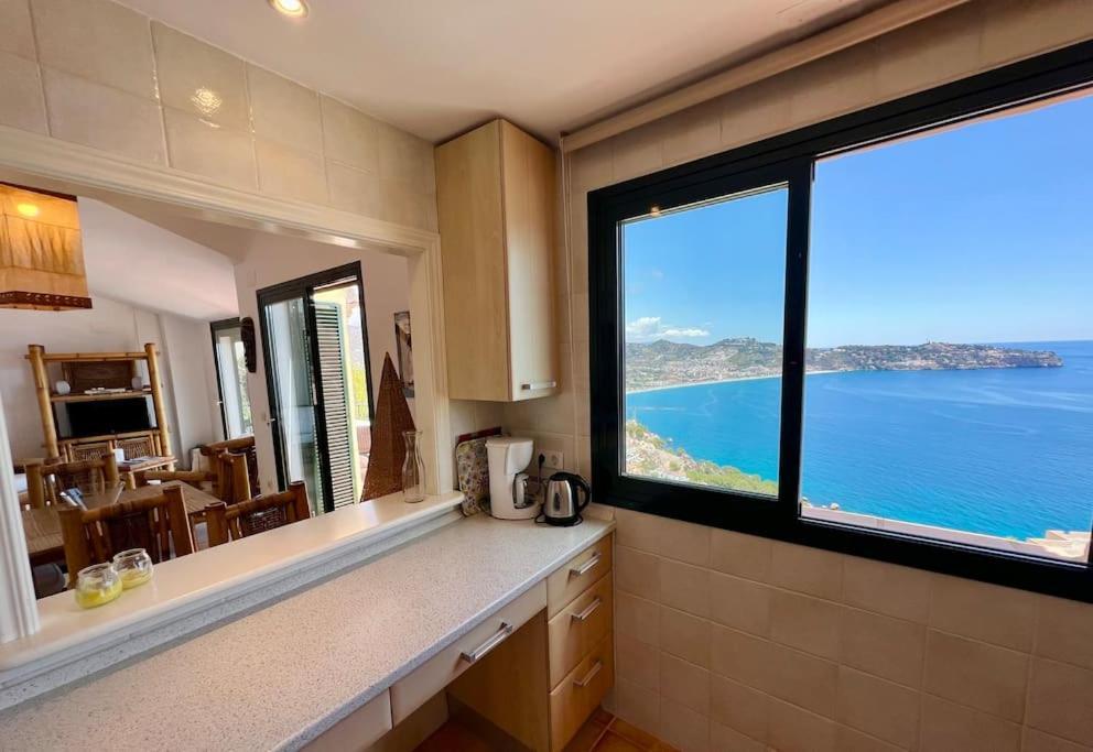Chalet Tropical Bay Views *