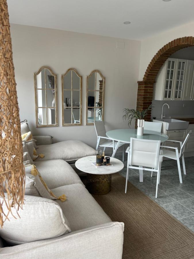 Aan Boulevard En Zwembad Apartment