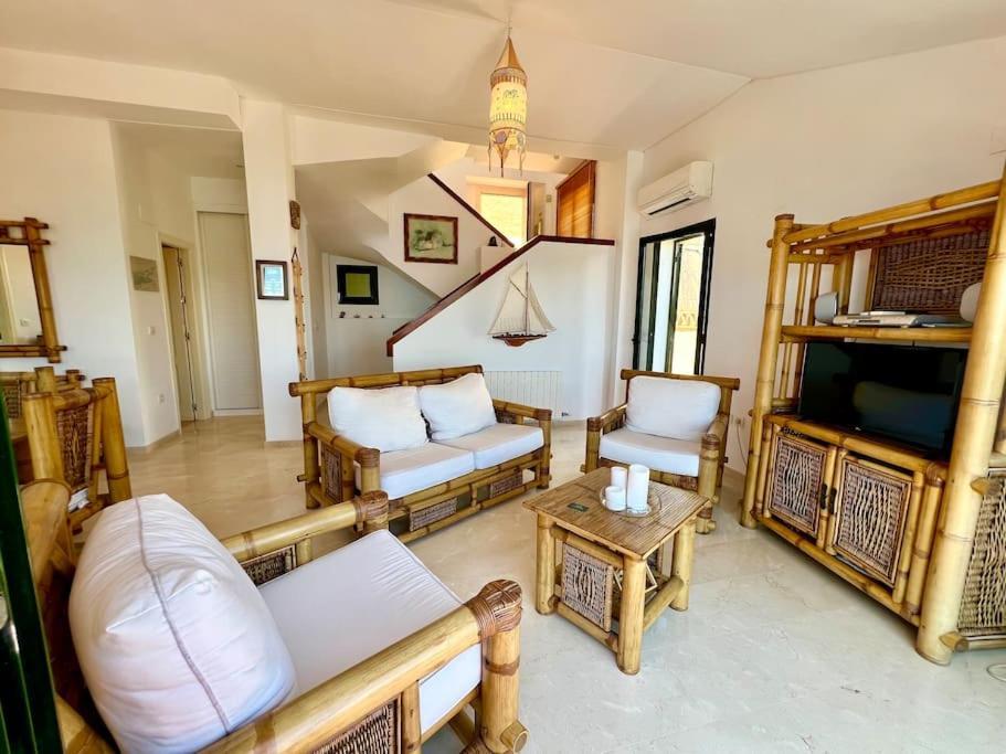 Villa Chalet Tropical Bay Views