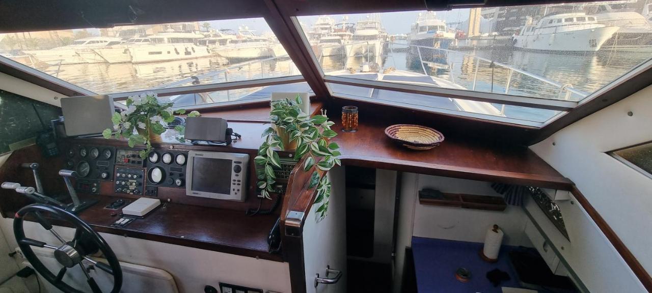 Botel Spacious And Cozy Boat House In Barcelona Sant Adria de Besos