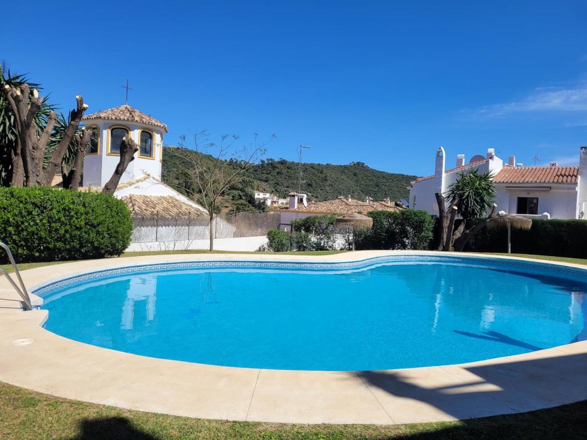 Village Penthouse Apartment, 2 Bedrooms, Stunning Views, Swimming Pool !! Apartment *